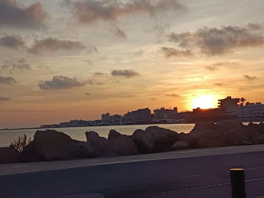 サンタ・ポラAl Lado De Barcos Y Gran Playa.アパートメント エクステリア 写真